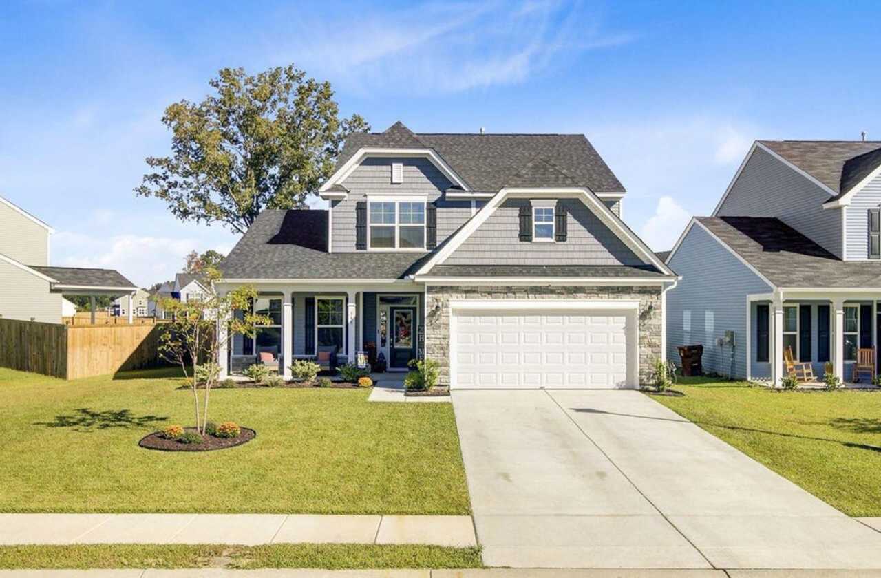 3 Bedroom, 2.5 Bathroom Home in Oakley Pointe - Moncks Corner