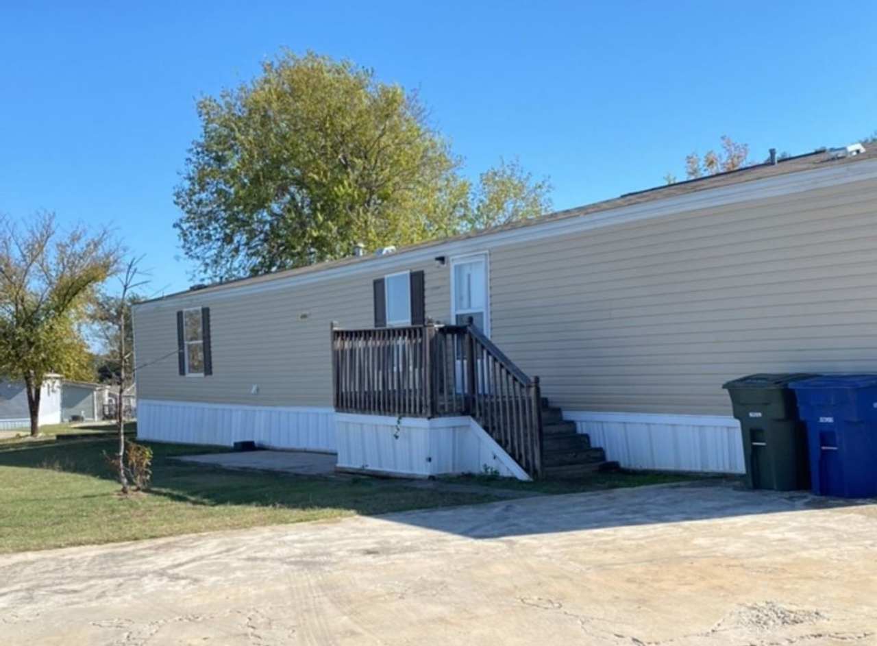 One month free moving in December Only!!! Water Paid