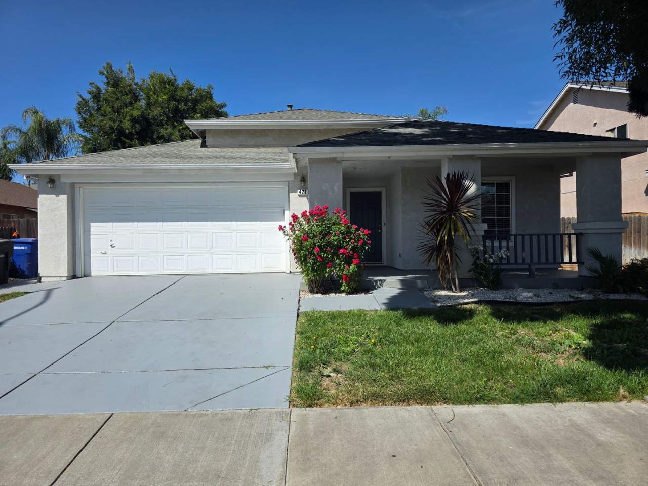 Single Story 3-bedroom home in Patterson!