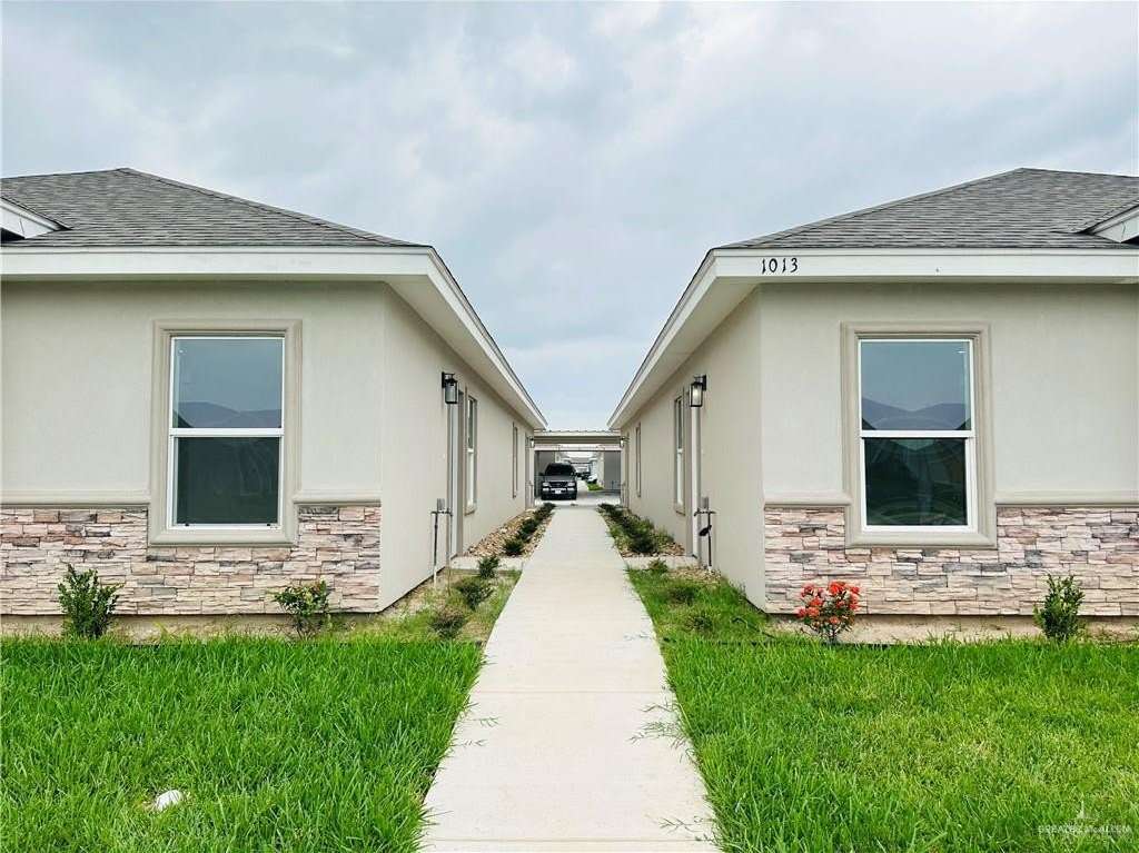 1013 N Clarence Avenue