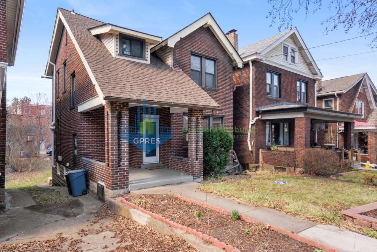 Spacious 3-Bedroom Home w/ Parking  Central A/C – Squirrel Hill