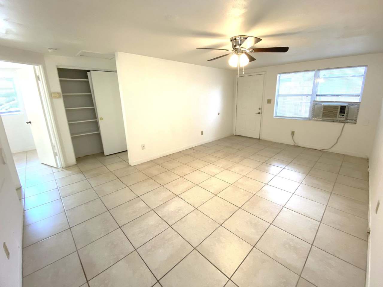 908 SW 6th Ave - Pet Friendly!