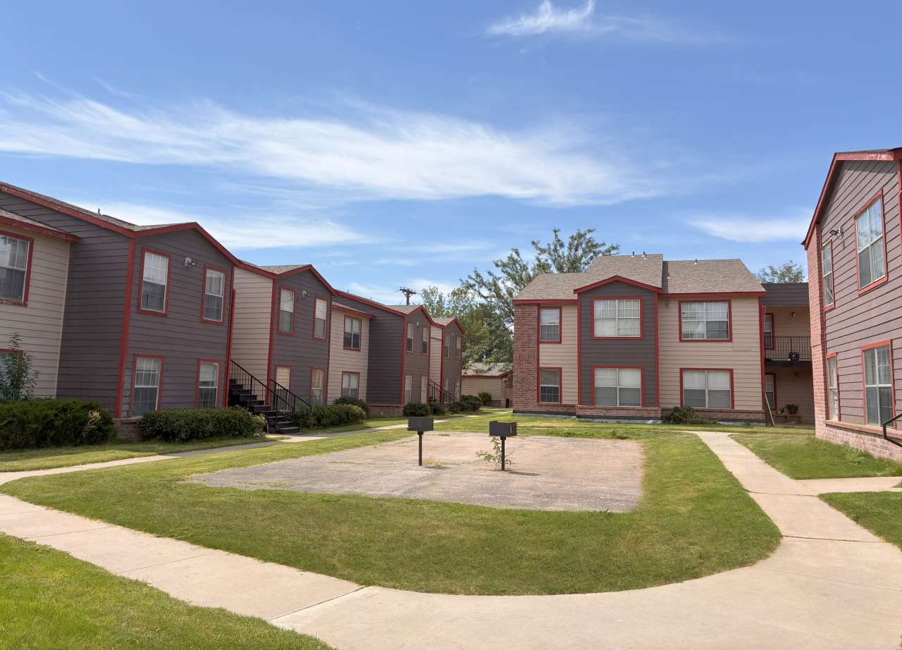 1200 East Broadway Street , Hobbs, NM, 88240 - 1-105