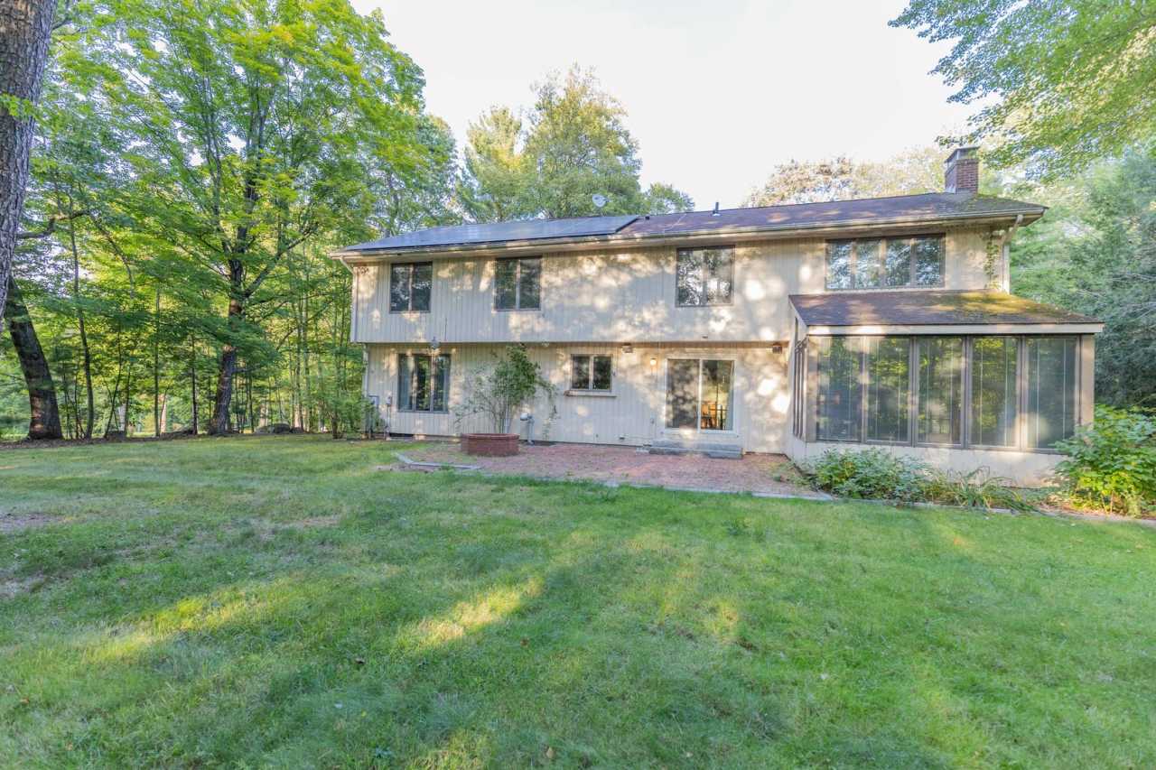 Spacious  Serene 4 Bedroom Country Contemporary Home