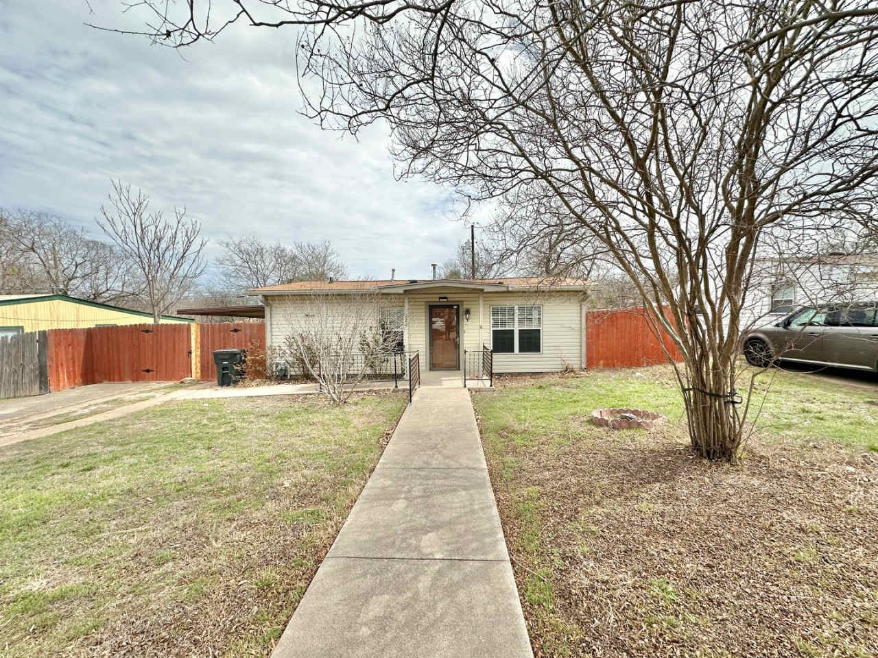 Price Drop! Viewable Now! Pets Accepted!