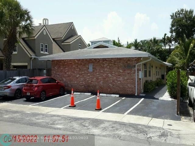 1416 NE 5th Ct