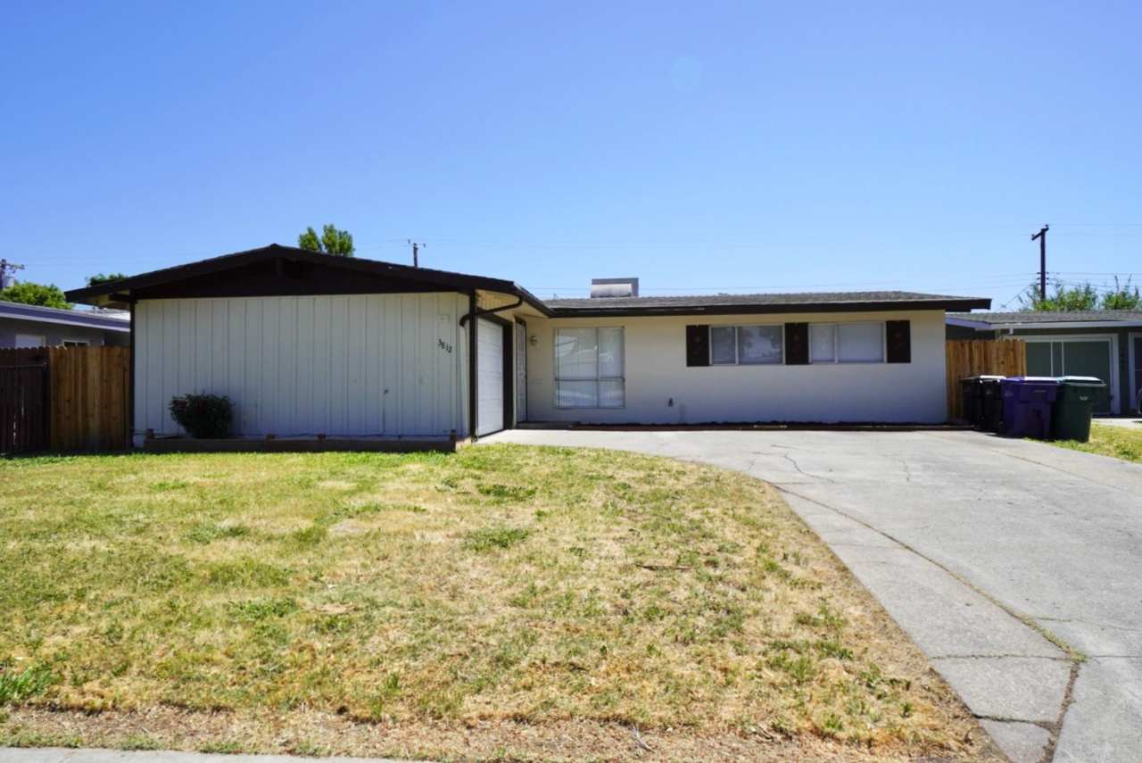 Wonderful 3 Bedroom, 2 Bath home in Sacramento!