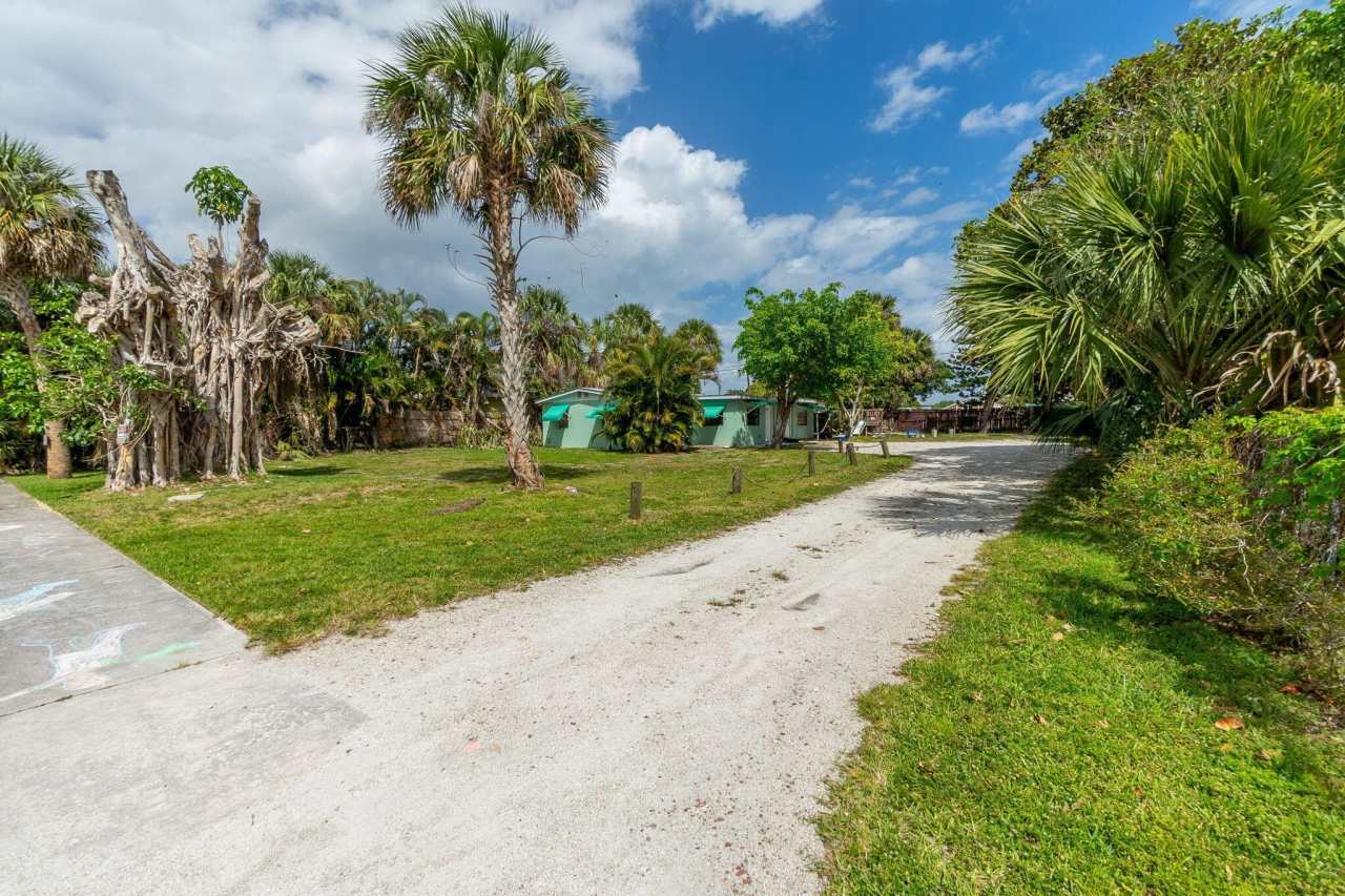 4941 SE Flounder Avenue