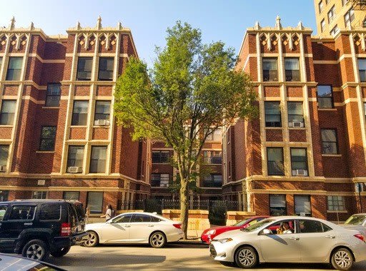 1060 W GRANVILLE Avenue