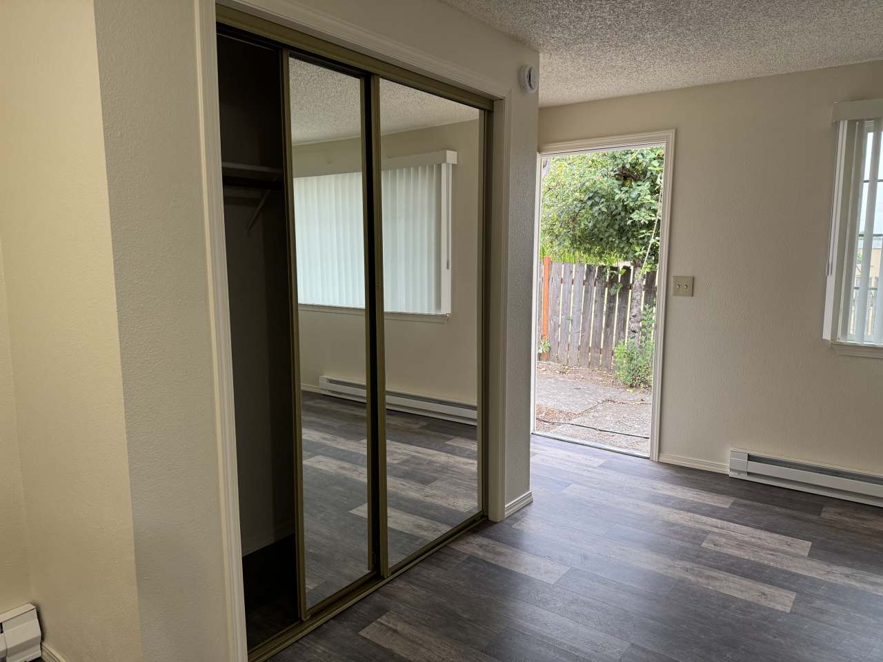 4886 Silverton Rd Ne