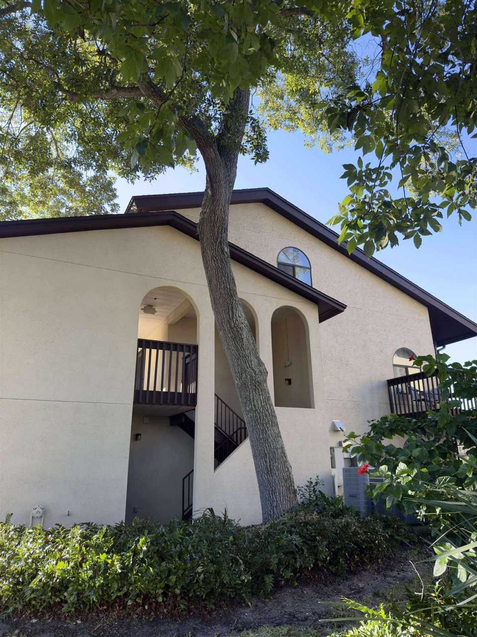 1255 Ponce Island Dr