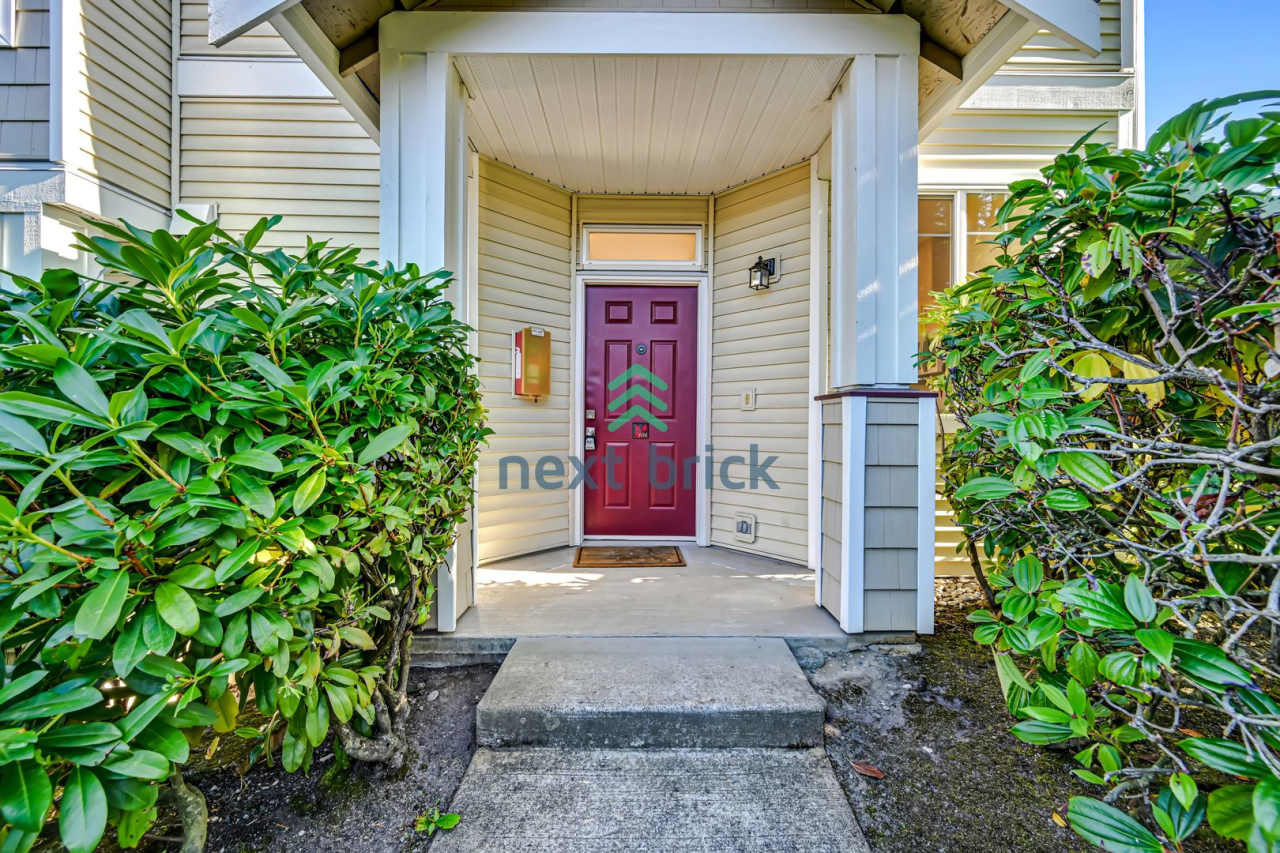 2 BEDS  1.5 BATH TOWNHOUSE FOR RENT