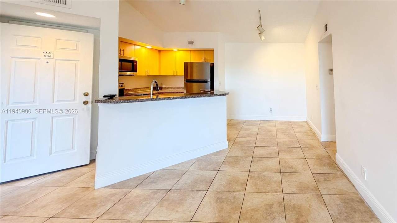 3400 N Pinewalk Dr N