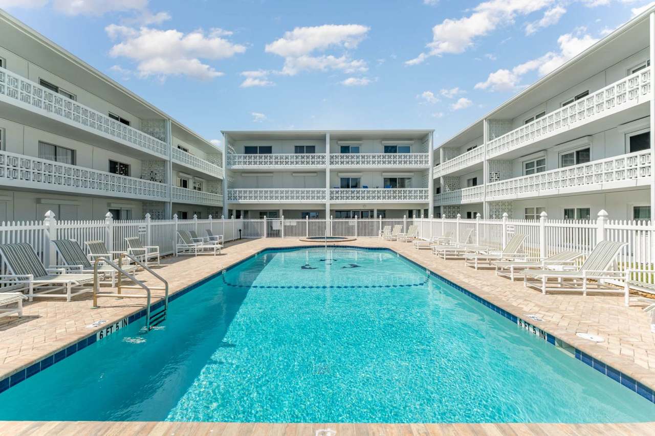 Beautiful furnished Ocean front condo available after April 2026 to December 2026