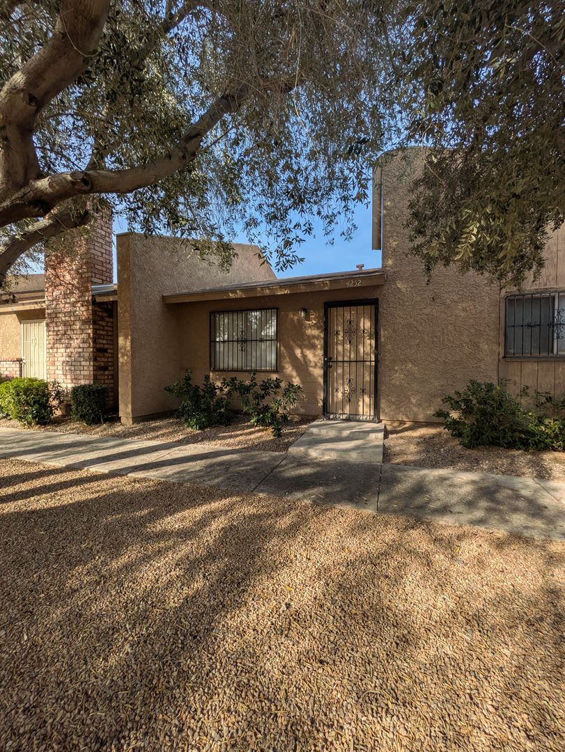 SPRING VALLEY TOWNHOME