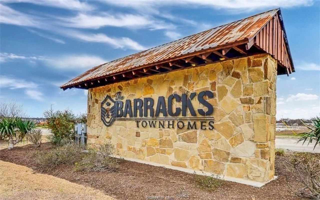 4 Bedroom / 4 Bath in The Barracks Townhomes
