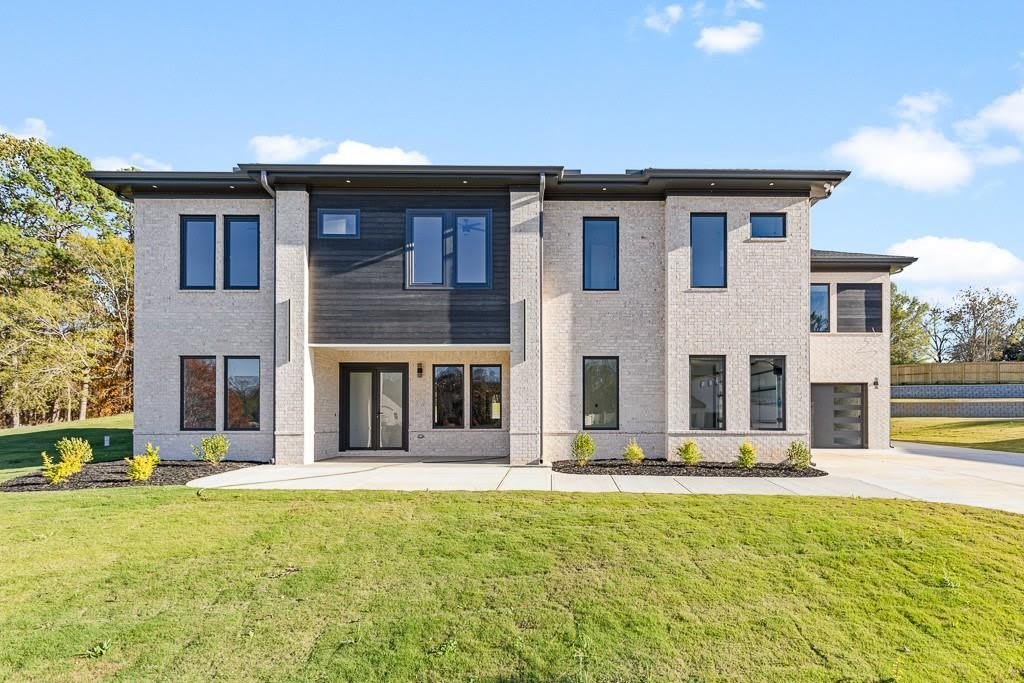 555 Versailles Drive