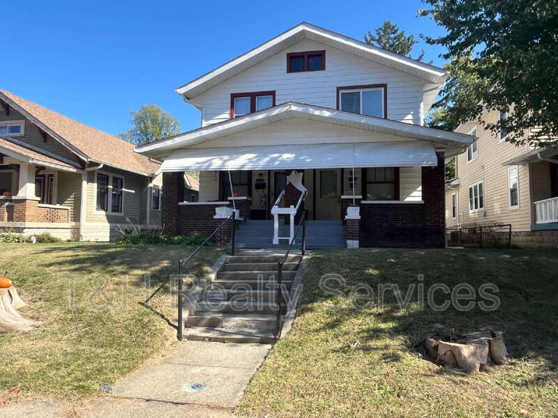 517 North Riley Avenue