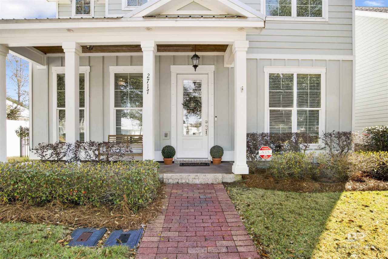 2717 Bienville Avenue