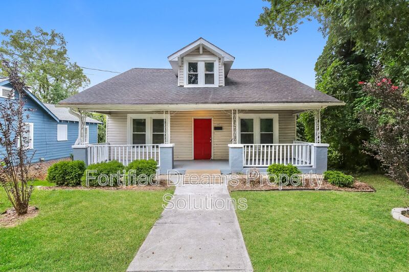 1652 North Cherry Street