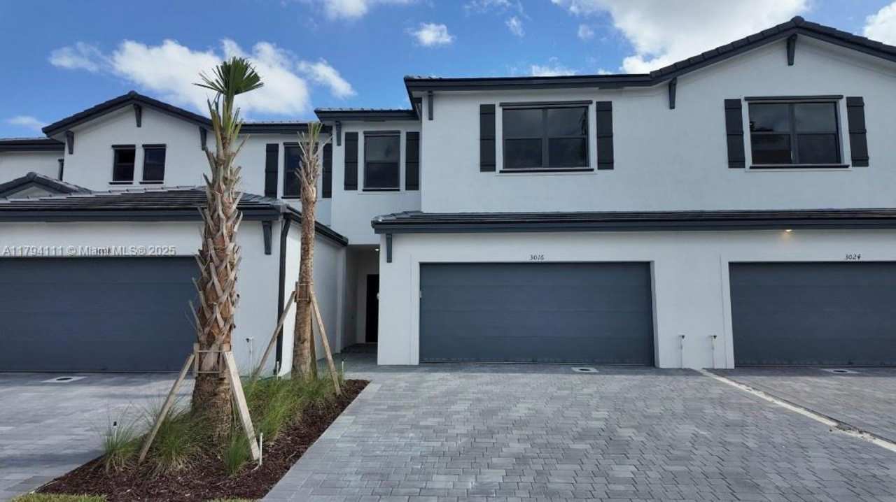 3016 PARK PL # 5838 DANIA, FL 33312