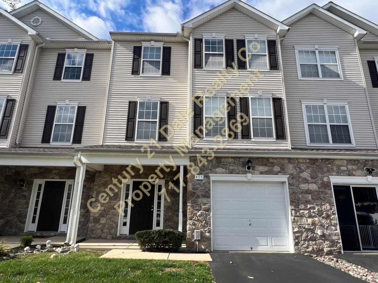 Beautiful 3 BR, 2.5 Bath home in Woodcrest Hills Condo located in Central York School District
