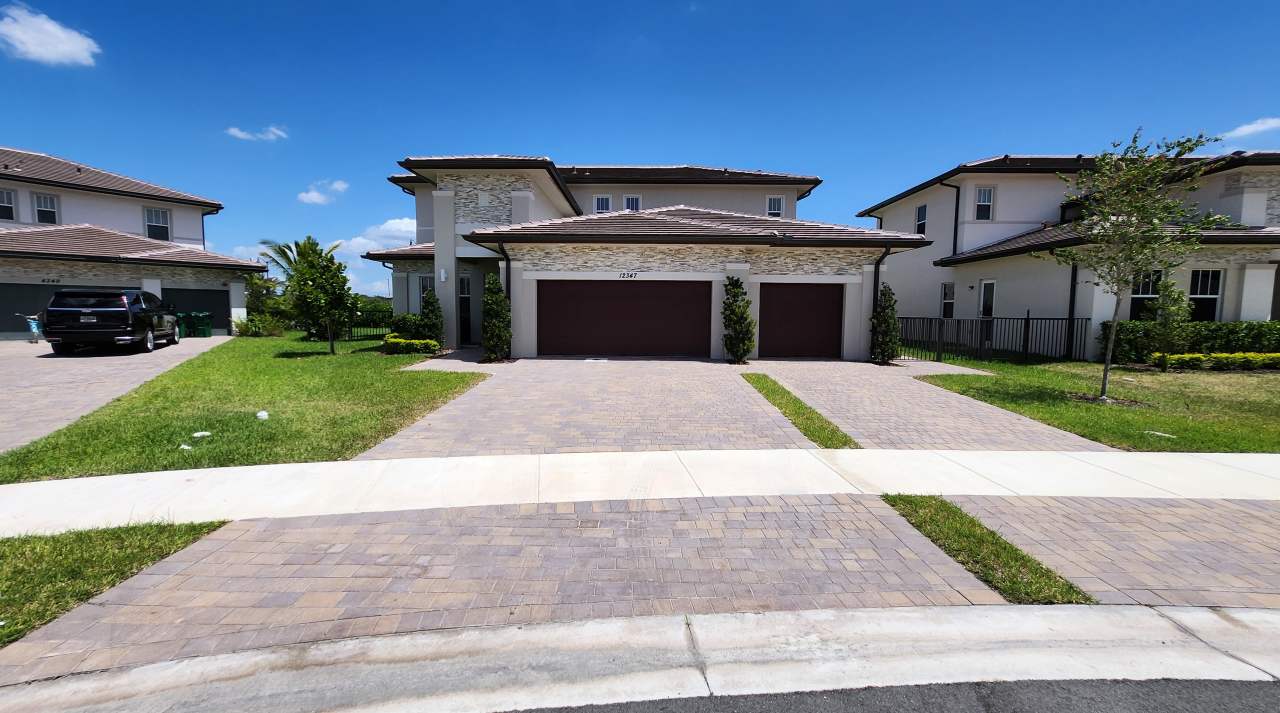 12347 Sw 43 Ct