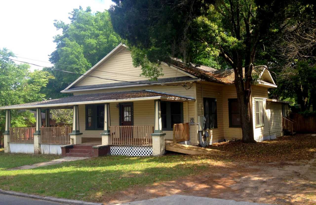 Beautiful Historic Dade City 4BR/3BA Home NO APPLICAATION FEE!!