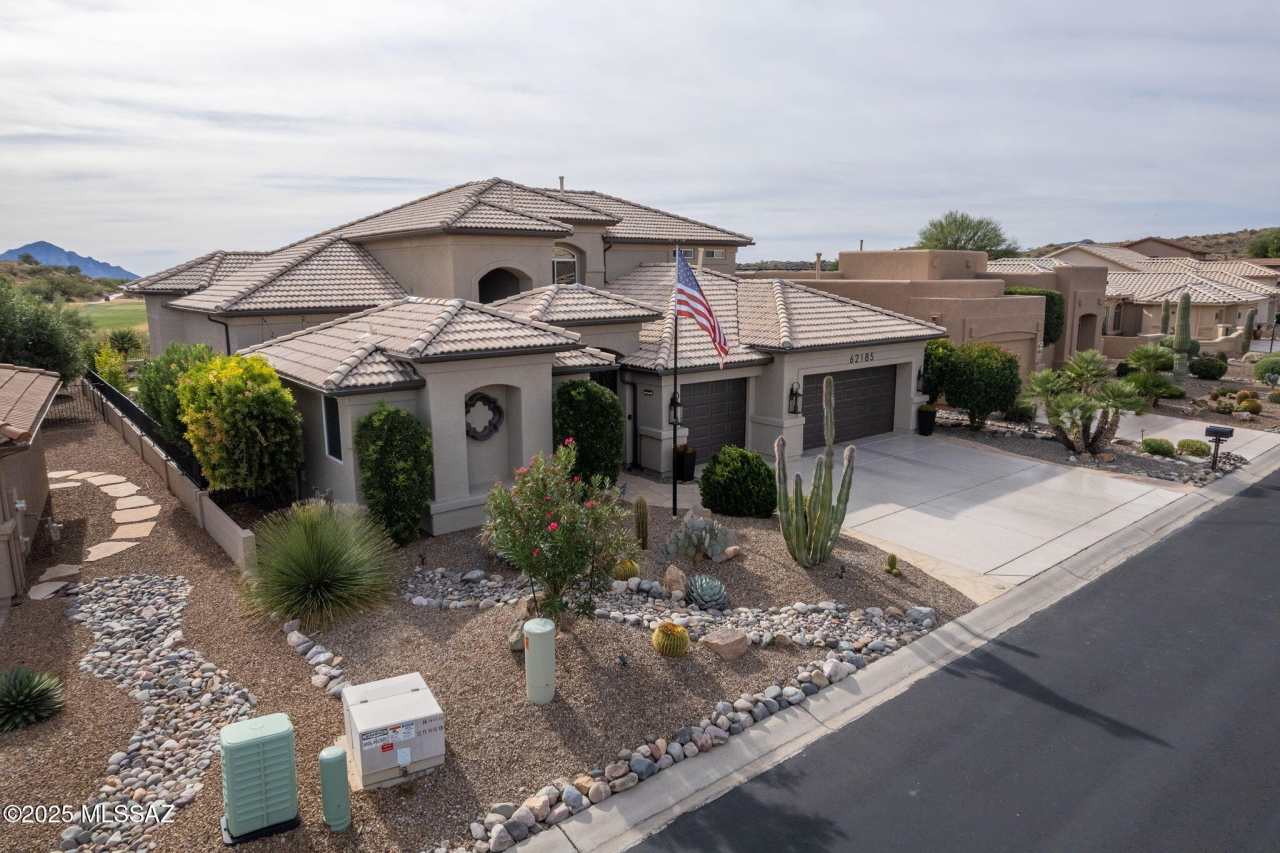 62185 E Valley Crest Court