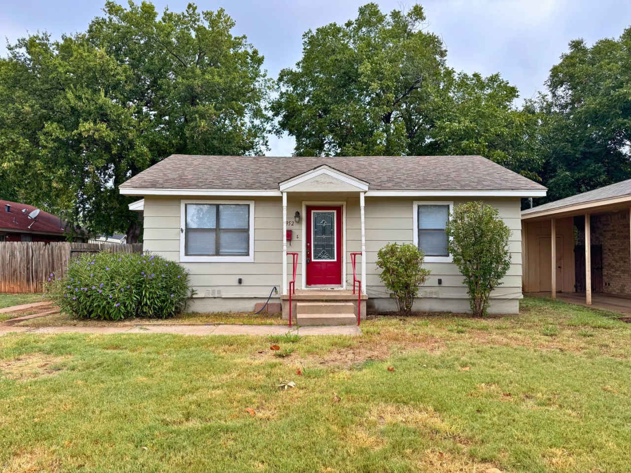 Adorable 2 Bed, 1 Bath Home In Faith Village