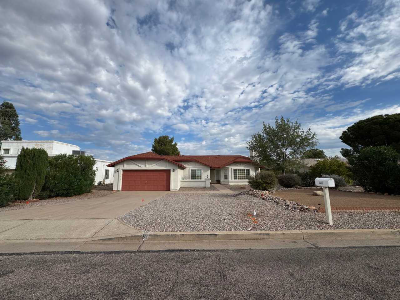 3BR/2BA/2CG, 1836 sq.ft. rental with POOL in Sierra Vista, AZ
