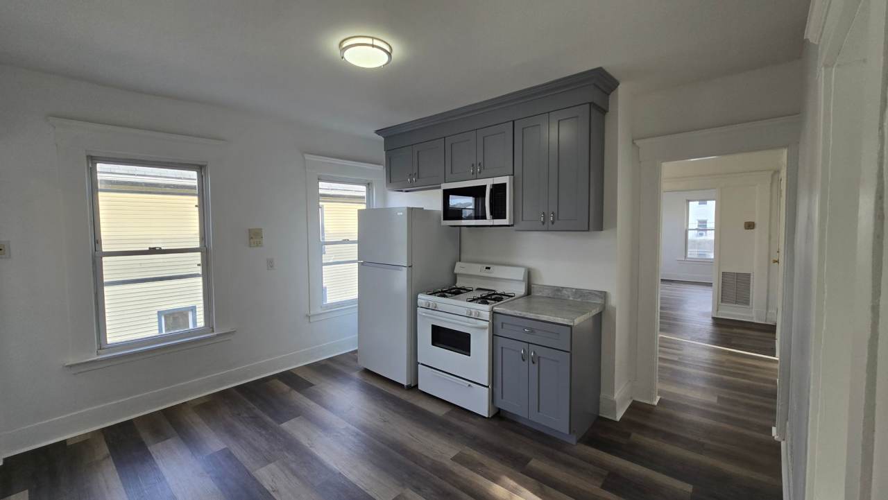 Updated 3 bedroom 2nd floor apartment