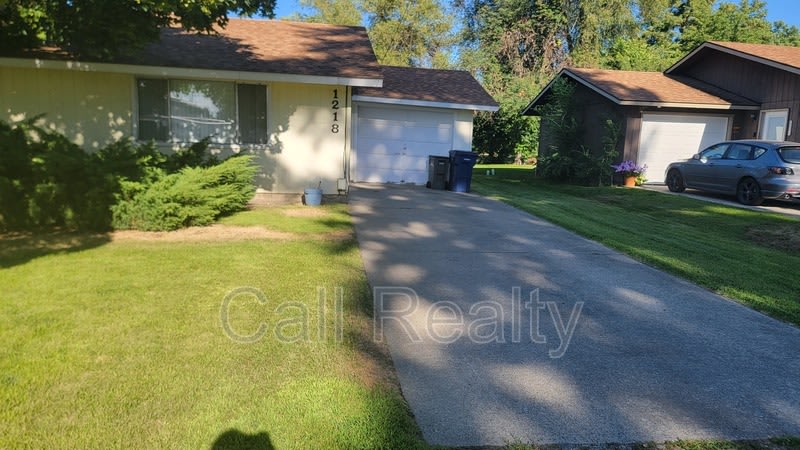 1218 N Greenacres Rd.