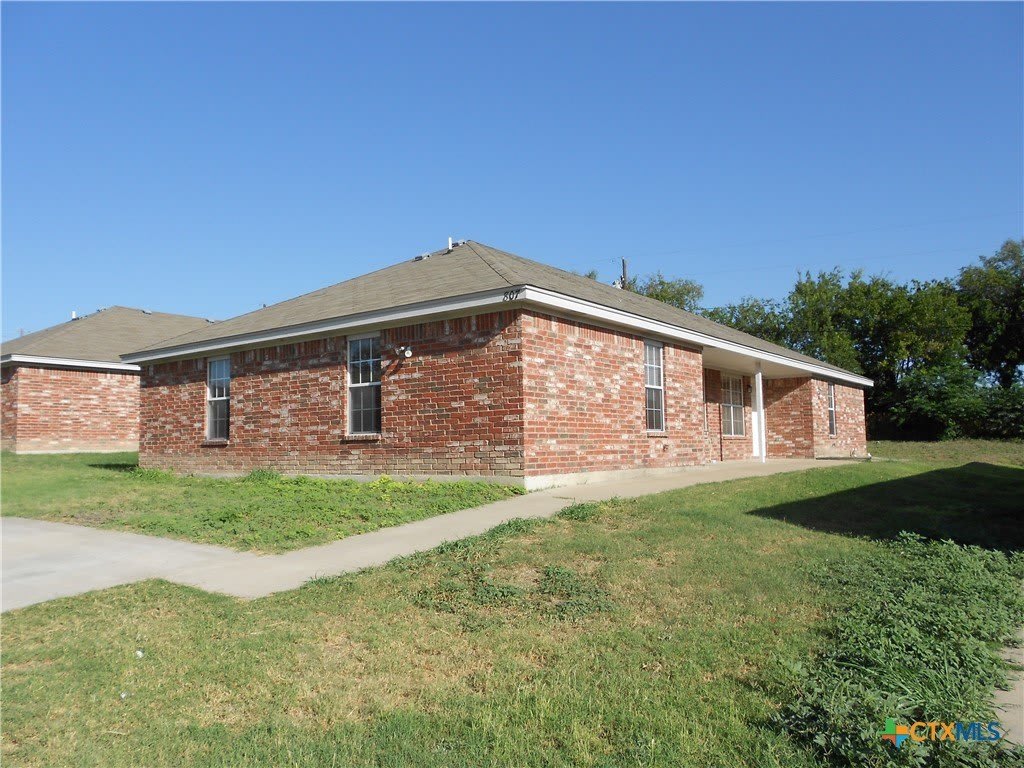 1001 Hackberry