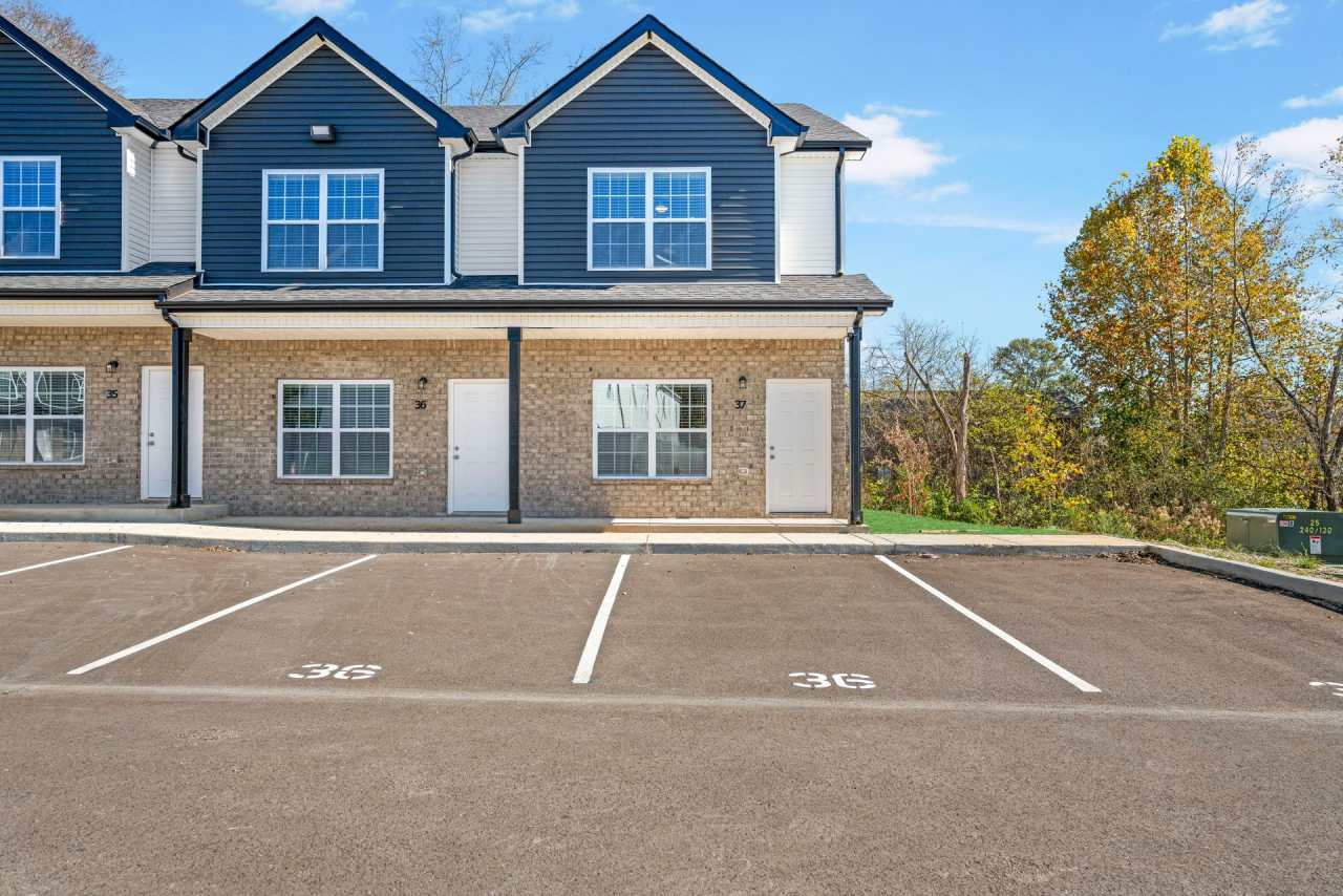 Highland Oaks 2 Bedroom Townhouse # 15