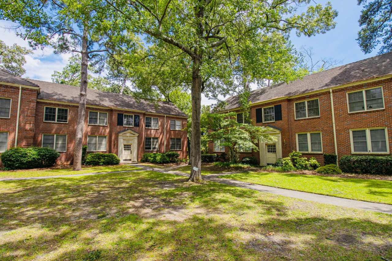 Bright  Modern Renovated 1-Bedroom Condo in Heathwood Court