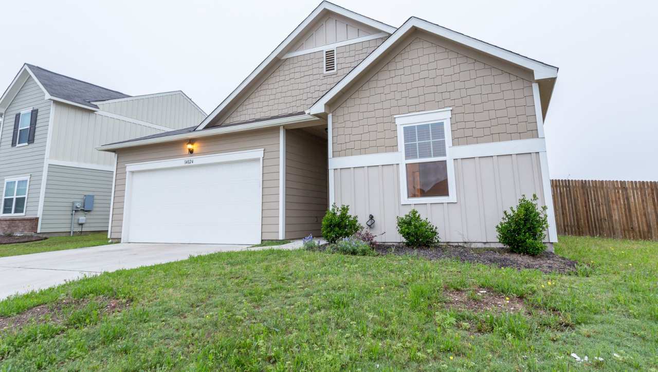 Gorgeous Single Family Home in Stonewater! Available mid-June!