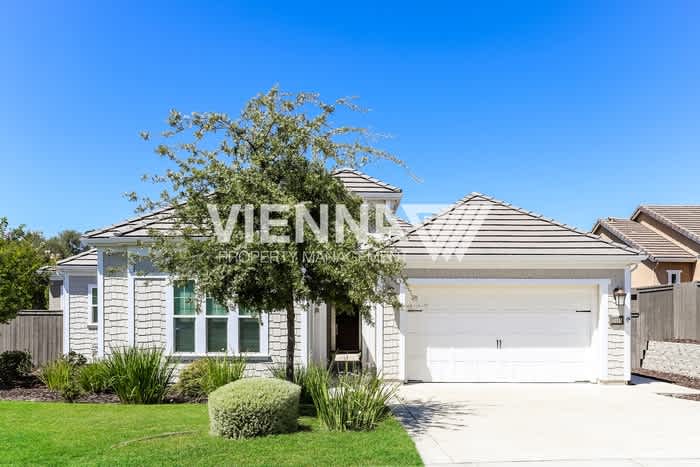 5865 Tree Swallow Circle