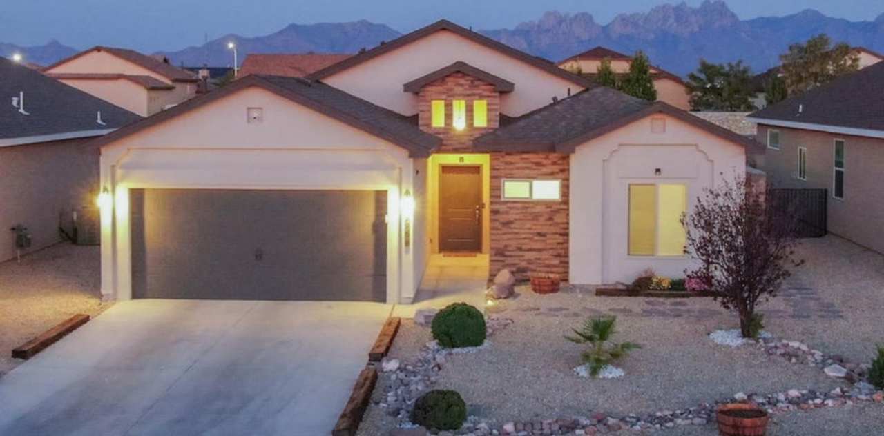 Beautiful Home in Great Location-, $500 off first months rent