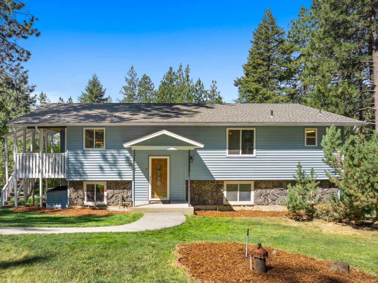 Beautiful 5-Bedroom close to Greenbluff. Mead/Mt Spokane District