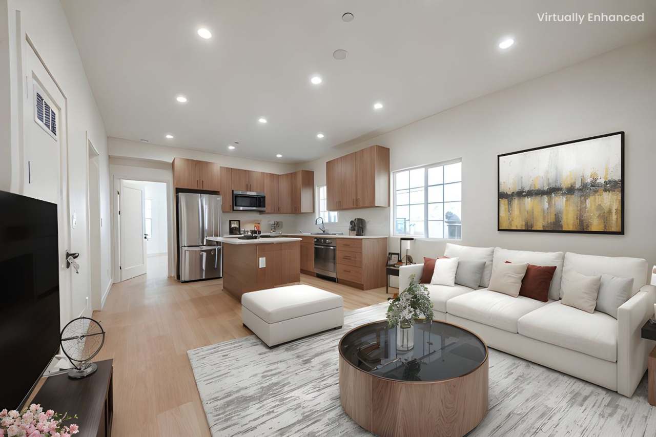 Modern Upstairs 3-Bedroom at 4222 1/2 | 1.5 Month Free