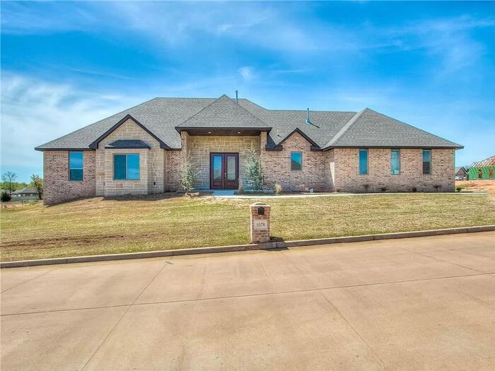 2578 Shady Hollow Drive