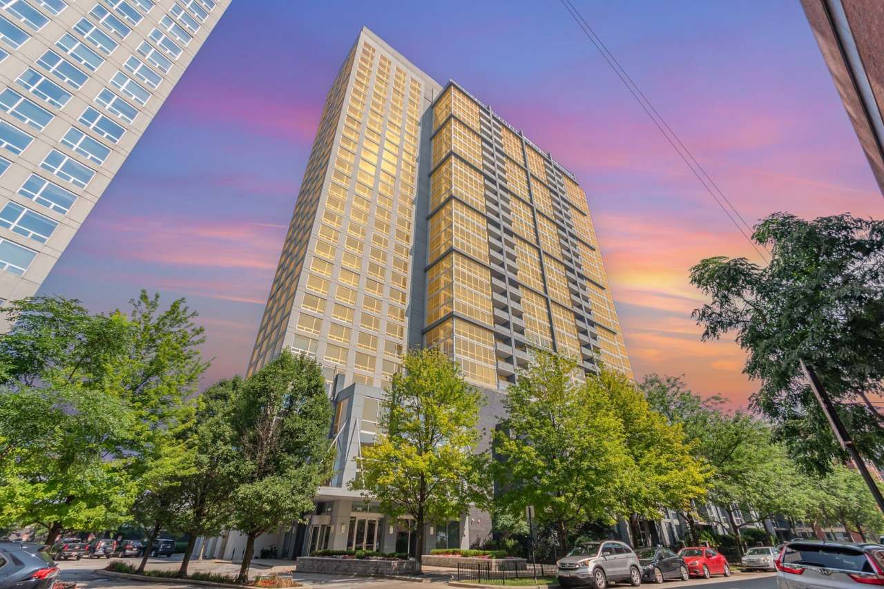 1901 S Calumet Avenue unit: 2212