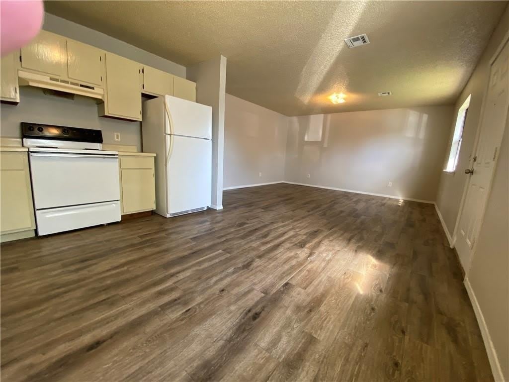 300 Fink  DR Unit #F