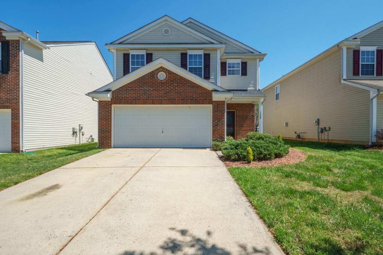 Newly Renovated SFH near Northlake Mall