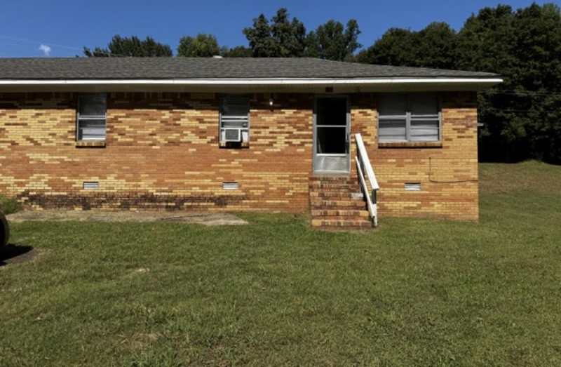 239 Navy Dr