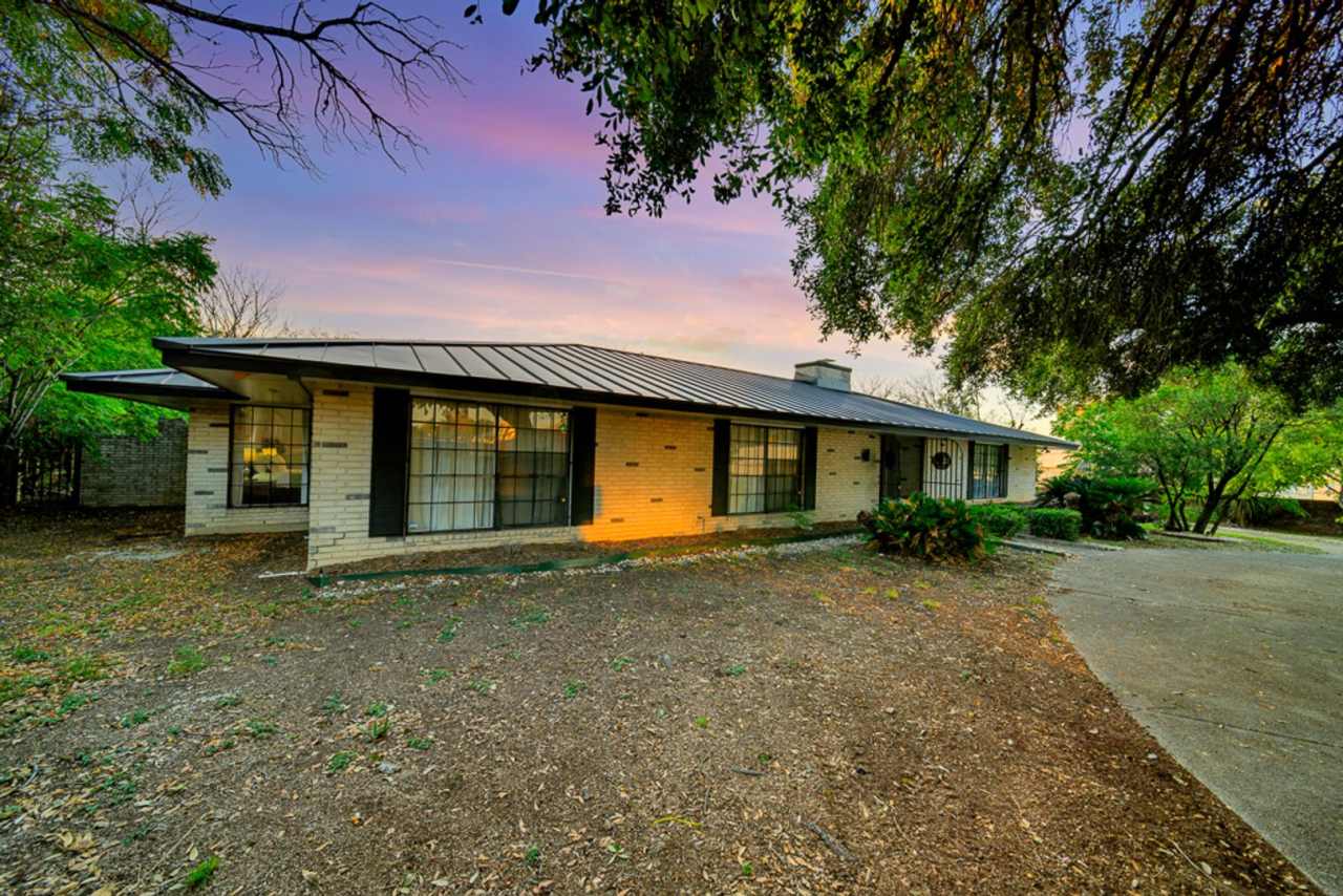 605 Squires , Castle Hills, Texas 78213