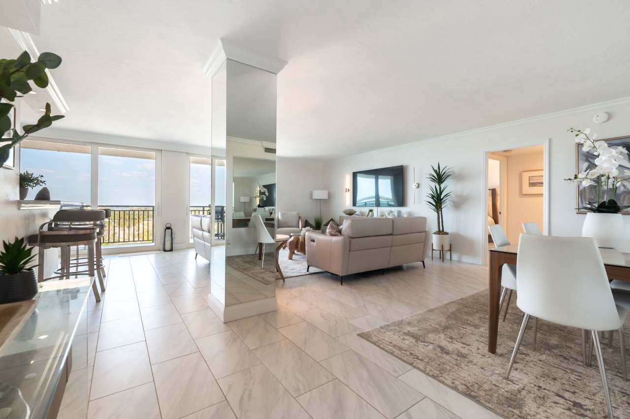 Siesta Key Luxury 2 Bed Condo with Gulf Views