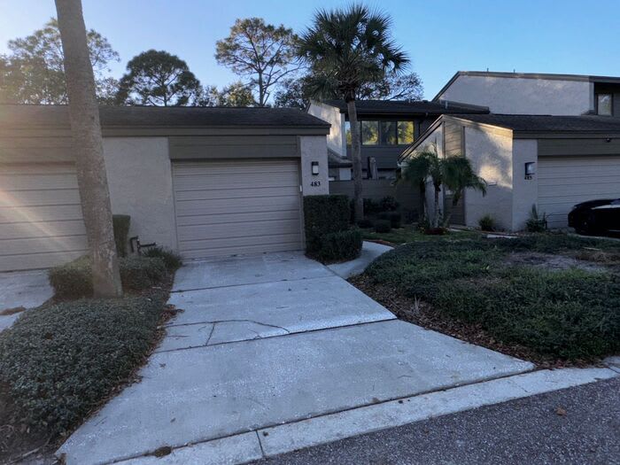 483 Meadowood Boulevard