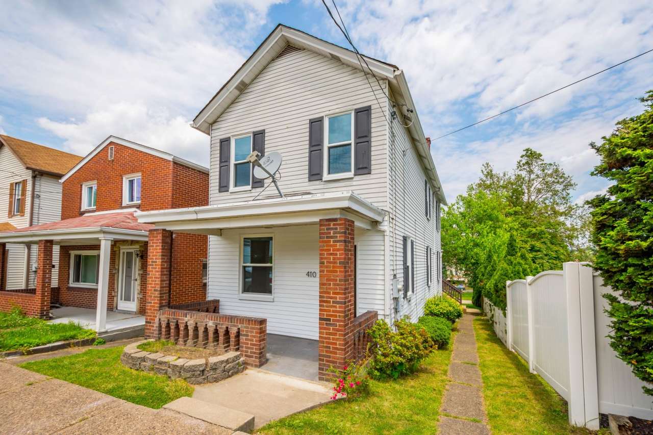 AVAILABLE APRIL 1ST, don't miss this BEAUTIFUL 3-Bedroom Home in Clairton!